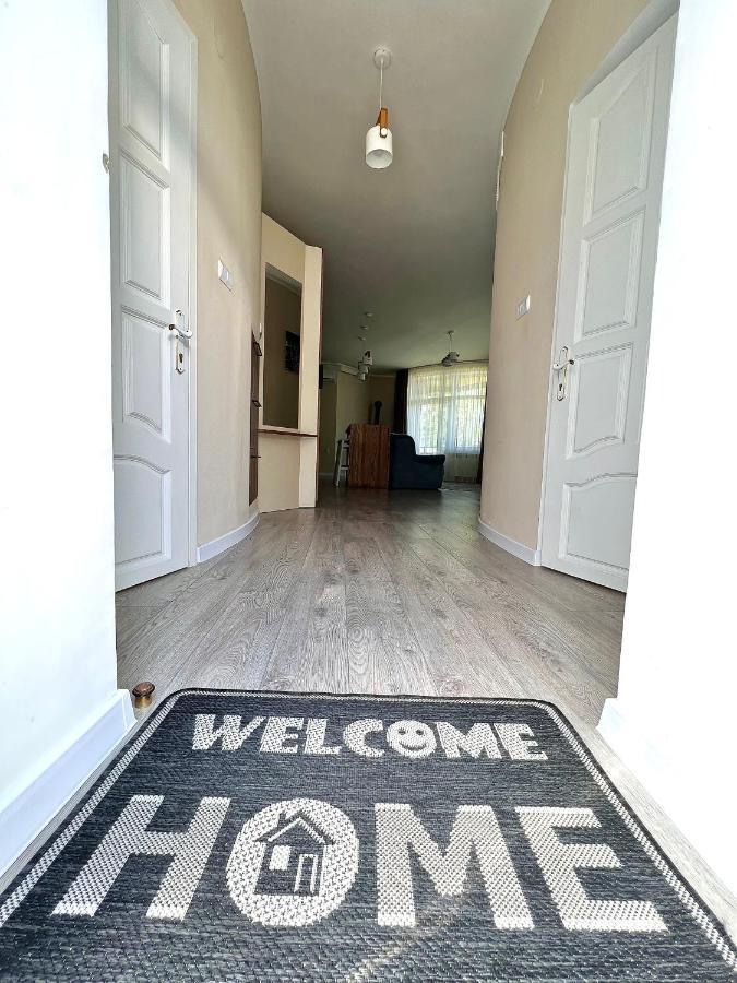 Appartement Авіа à Oujhorod Extérieur photo