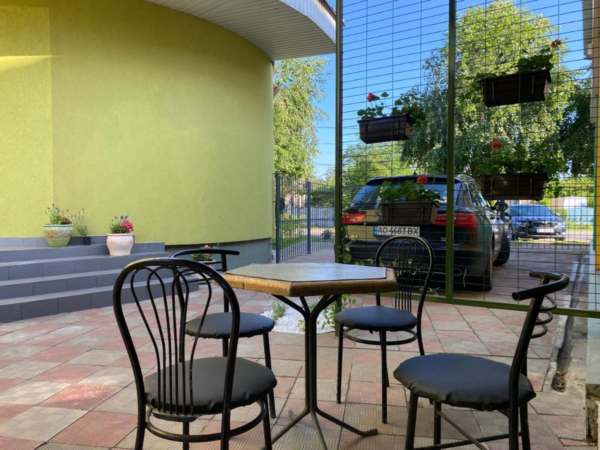 Appartement Авіа à Oujhorod Extérieur photo