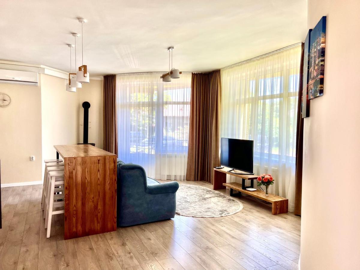 Appartement Авіа à Oujhorod Extérieur photo