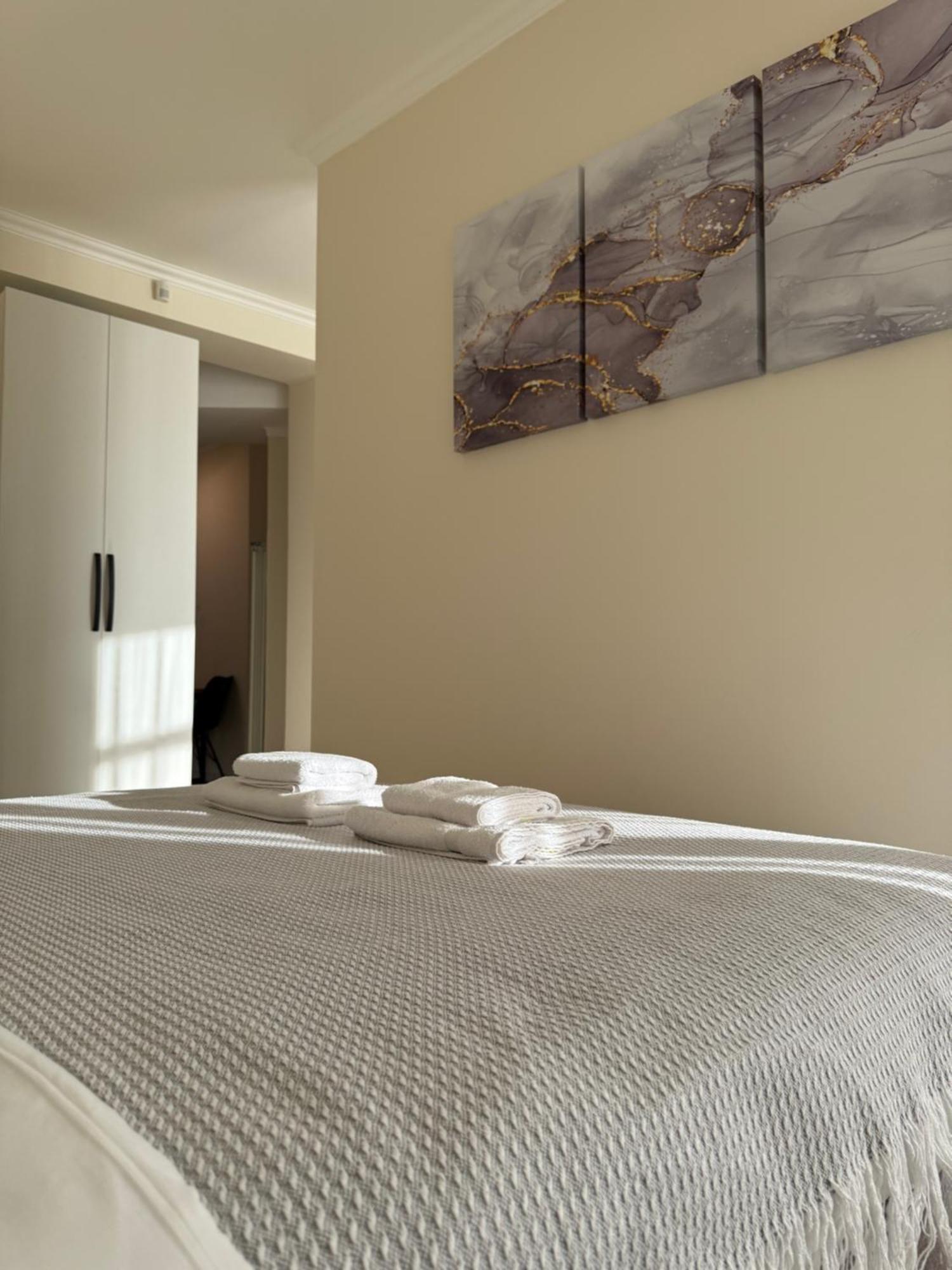 Appartement Авіа à Oujhorod Extérieur photo