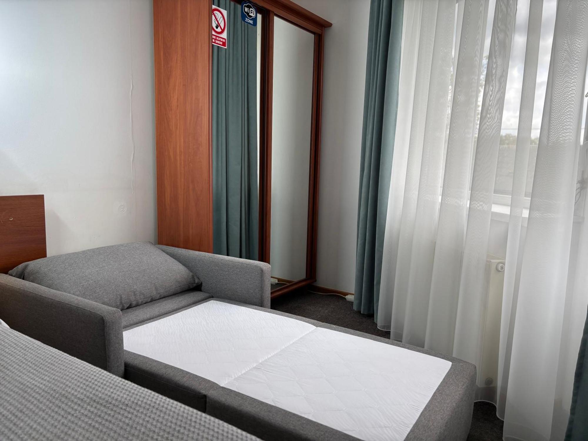 Appartement Авіа à Oujhorod Extérieur photo