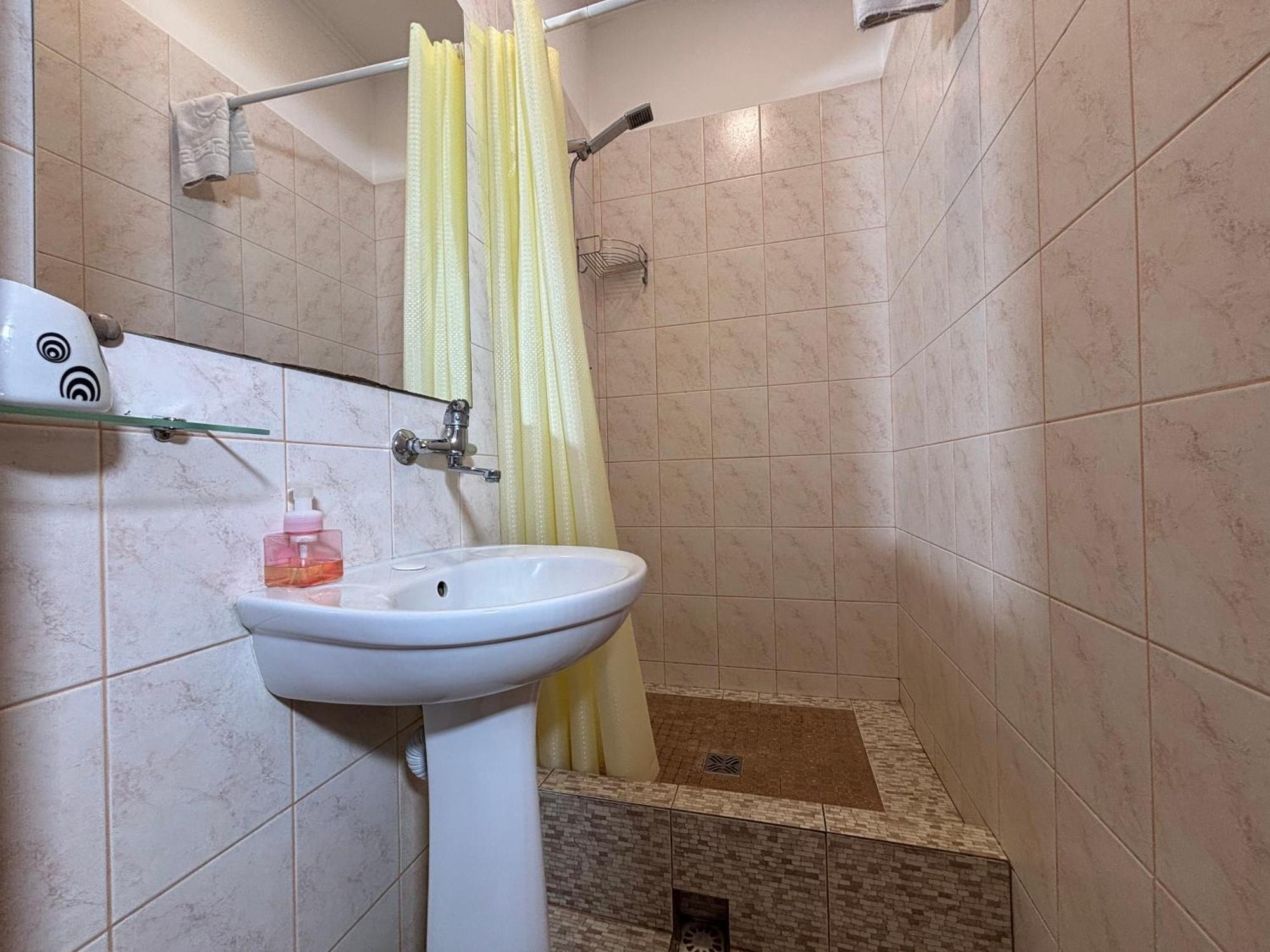 Appartement Авіа à Oujhorod Extérieur photo