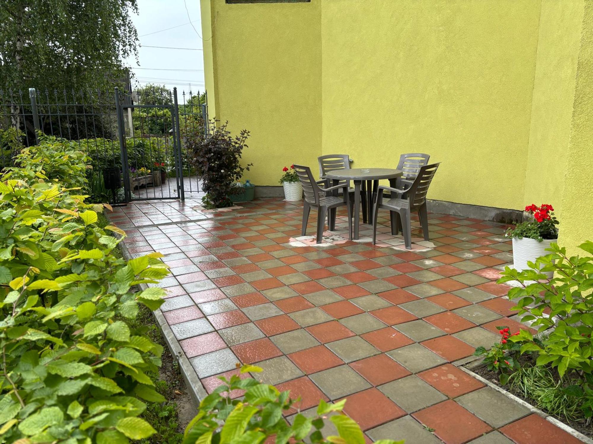 Appartement Авіа à Oujhorod Extérieur photo