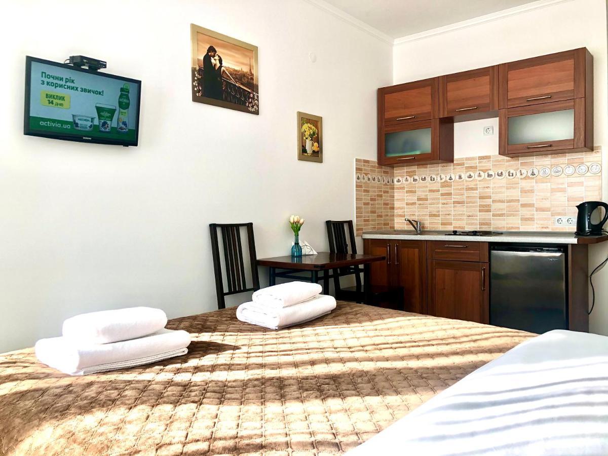 Appartement Авіа à Oujhorod Extérieur photo
