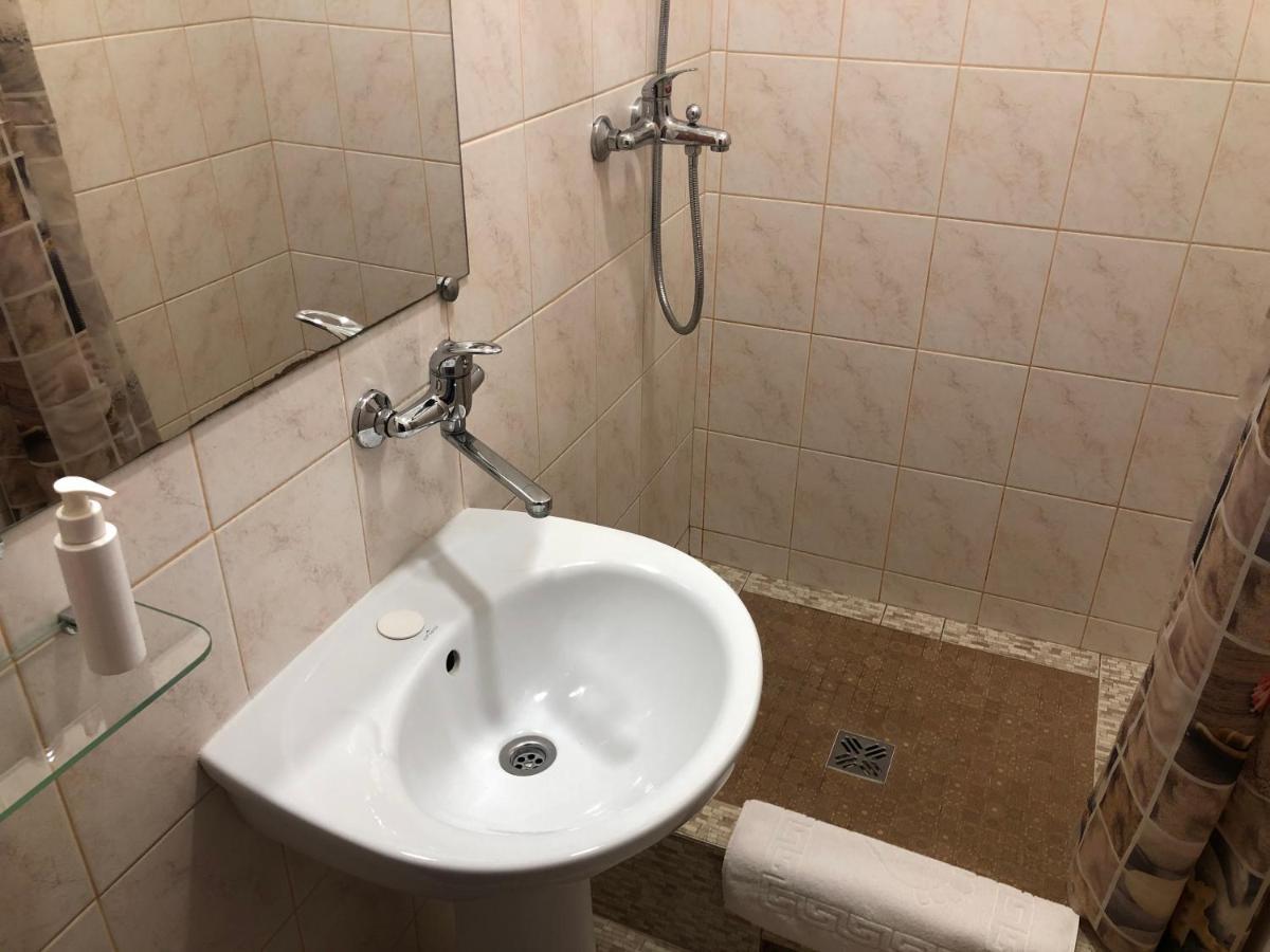 Appartement Авіа à Oujhorod Extérieur photo