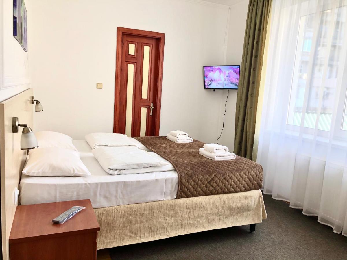 Appartement Авіа à Oujhorod Extérieur photo